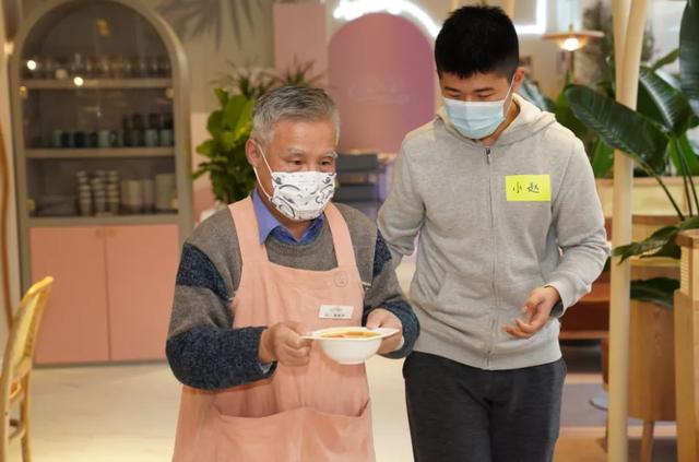 餐厅|上海有家随时会“上错菜”的餐厅，却有很多食客“慕名而来”！你吃过吗？