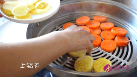#你的育儿经#新晋家长也能搞定的宝宝辅食——土豆胡萝卜泥
