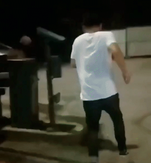 搞笑动图:姐姐扎飞镖闯大祸,直男喝酒喝成段子