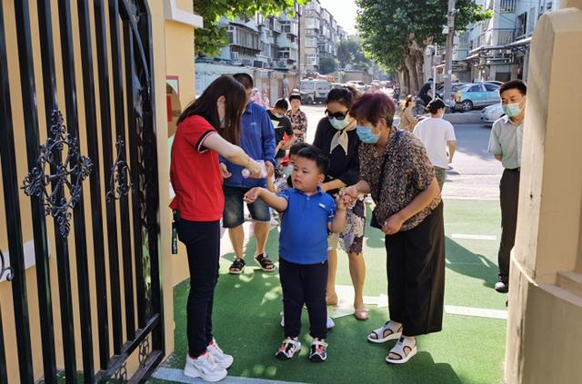 超级宝妈|园长陪娃吃饭，历城区钢城幼儿园一日活动精彩开启