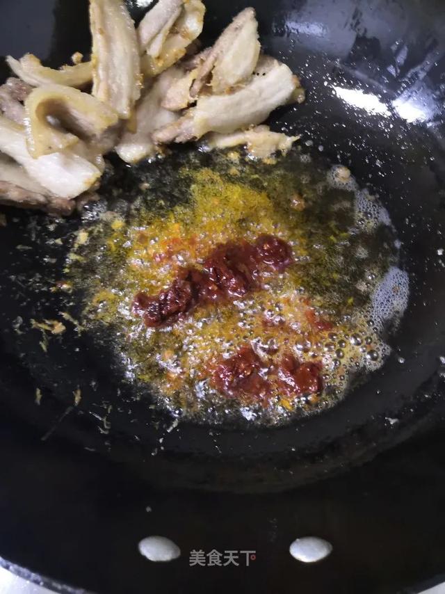 回锅肉：香辣入味又不腻，配上一碗白饭，简直了