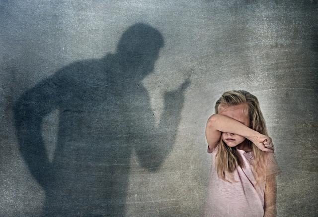 #你的育儿经#当孩子想要攻击你的时候，你会如何应对？