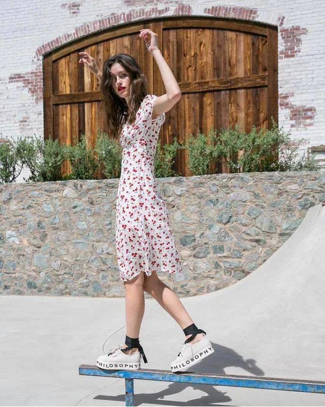 时尚探究社今夏穿裙子千万别配这四双鞋，简直丑哭啦