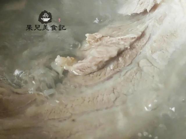 过年做扣肉时，无需油炸，牢记2点，香醇入味，肥而不腻又下饭