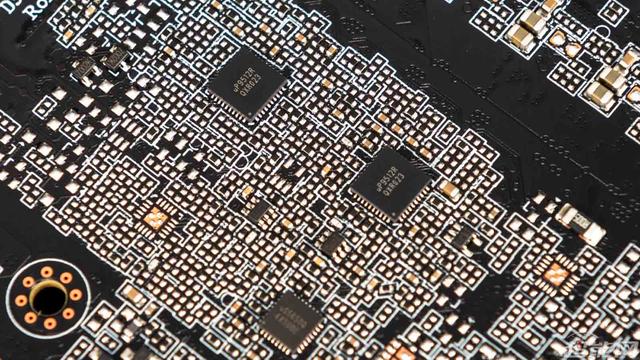 技嘉RTX 3080 VISION OC雪鹰显卡评测