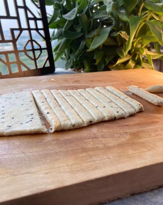 你的育儿经|没有添加剂，咬一口嘎嘣脆！还能满足小宝宝出牙期的不适感