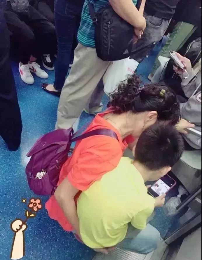 「暖先生格调」3岁女儿偷拍照流出，微信群全炸了：你怎么把孩子教成这样了？