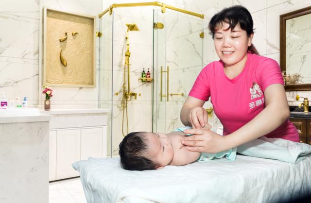 #超级宝妈#请月嫂必知的9件事，除了看价格和经验，最关键的是…