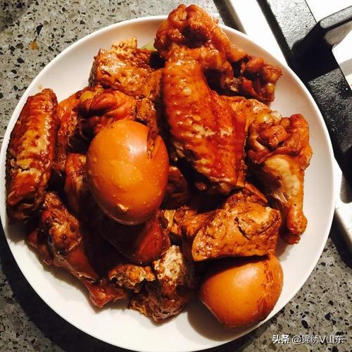 天气骤冷，来几道香辣过瘾的下饭菜，真是不错的选择，家人吃不够