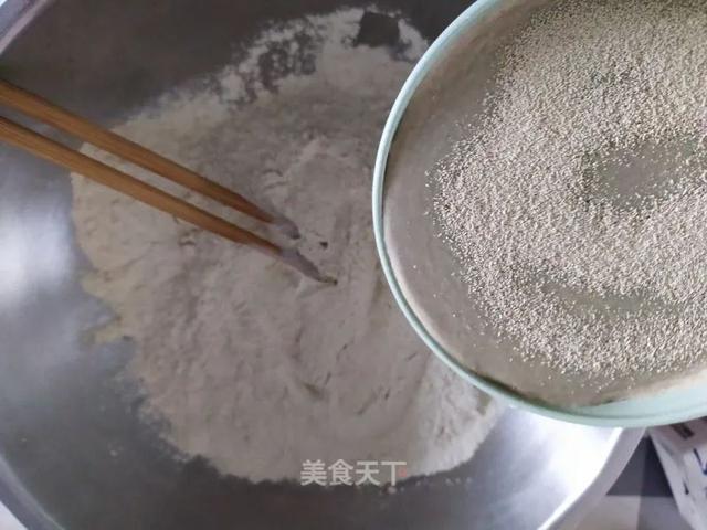 自制烤面筋，干净卫生，味道一点也不比外面卖的差！超级美味