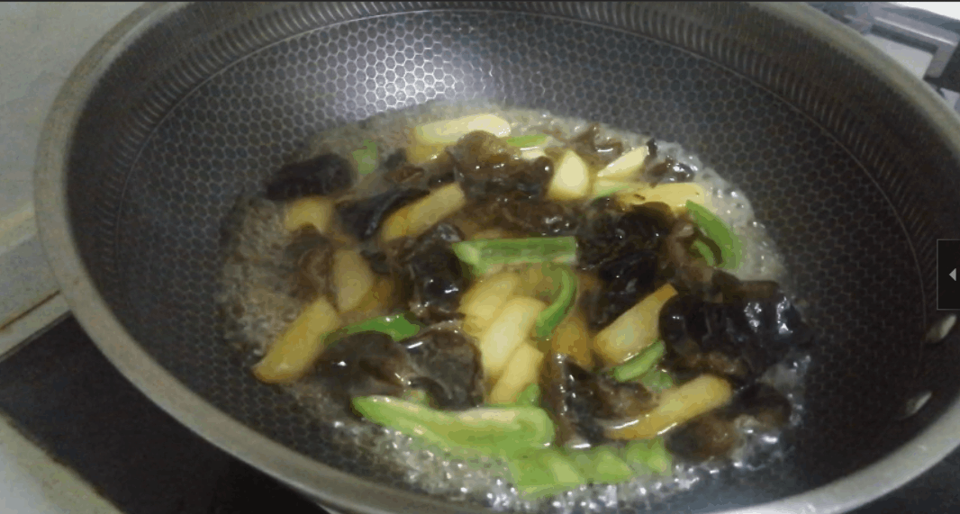 土豆怎么吃？特别推荐这种搭配，只需3样半调料，好吃就是赞