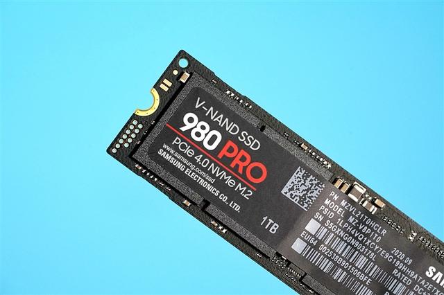 首款7GB/s SSD！三星980PRO 1TB评测：永恒的1.8GB/s缓外写入速度