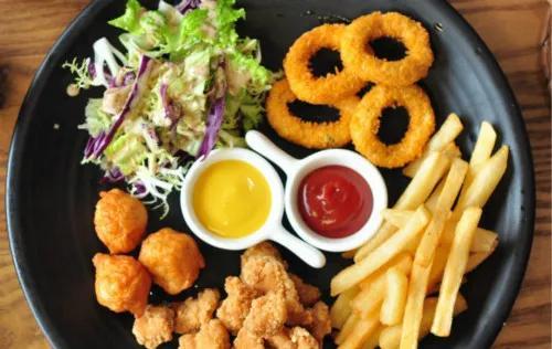 高血糖喜欢这4种生活方式，别让它成为糖尿病的"温床"