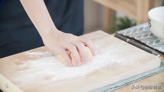 超级宝妈：箱一烤，就能品尝到可口的美食啦