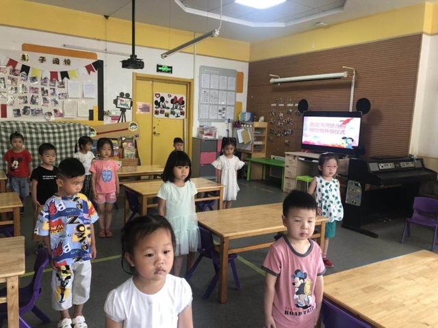 你的育儿经|面向国旗行注目礼!天桥区尚品清河幼儿园迎来新学期首次升旗仪式