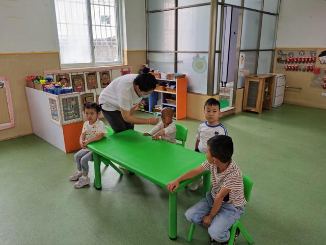 超级宝妈▲六枝特区实验幼儿园补林分园开展新冠肺炎疫情防控开学演练活动