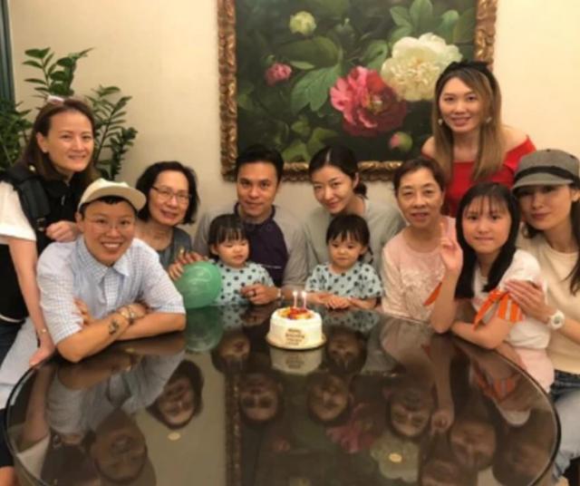 「9号放映厅」熊黛林夫妇为双胞胎女儿庆2岁生日 场面温馨