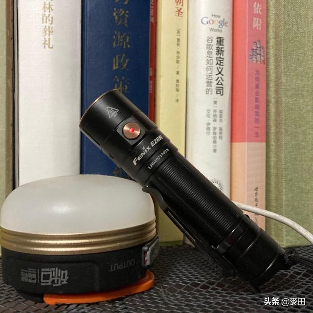 小巧精致 便携EDC小手电—Fenix E28R轻测