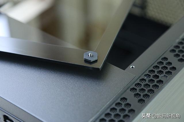 酷冷至尊智瞳MB400L侧透机箱助力旧平台轻松升级带光主机