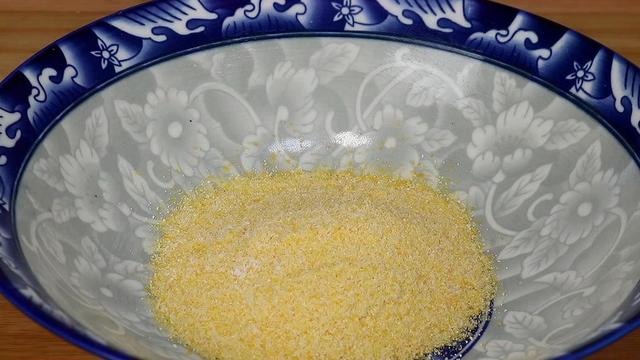 天凉了，多给家人吃玉米面，教你新吃法，连挑食的孩子也抢着吃