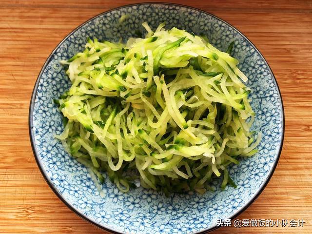 萝卜丝拌扇贝，海边人家的特色菜，多做1步，萝卜清爽好吃无涩味