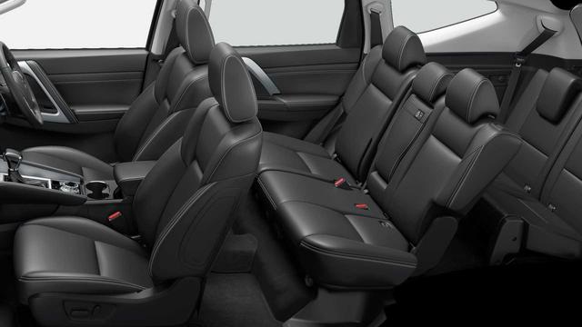 三菱帕杰罗运动版，8AT+超选四驱+七座，越野性能不输普拉多