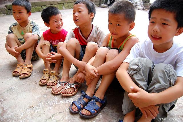 34岁宝妈生娃“上瘾”，13年连生7娃：不想浪费老公好基因