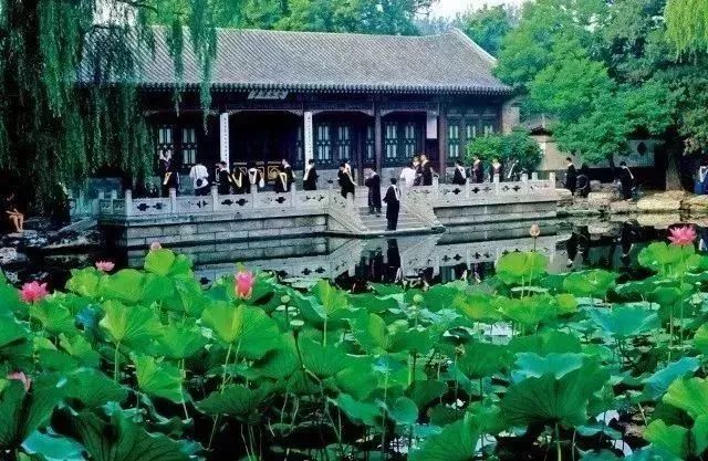 暖先生格调▲看完这些最美大学，我决定今晚再多学1小时！