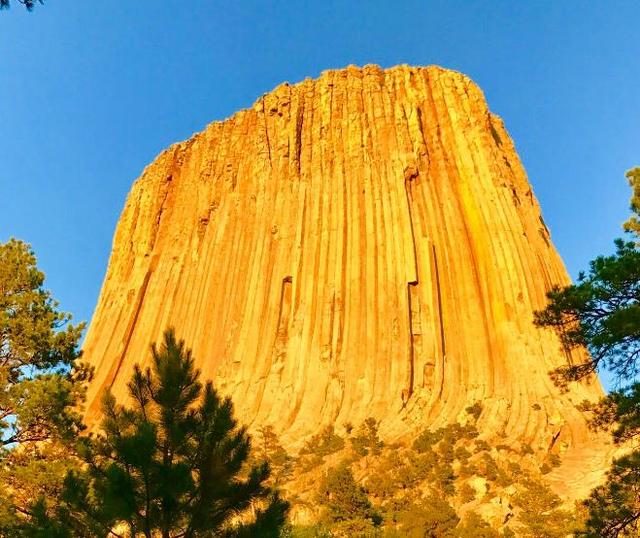 全球最"奇特"的山,神似外星人基地,备受攀岩者喜爱