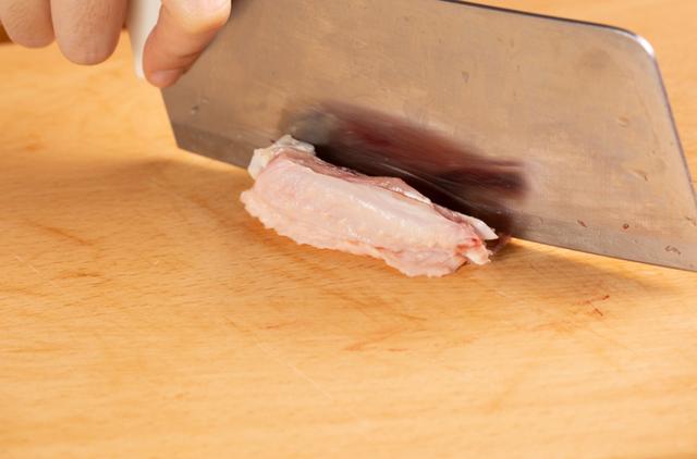 蜜汁小鸡翅，又一个好吃到嗦手指的鸡翅做法，比可乐鸡翅香多啦