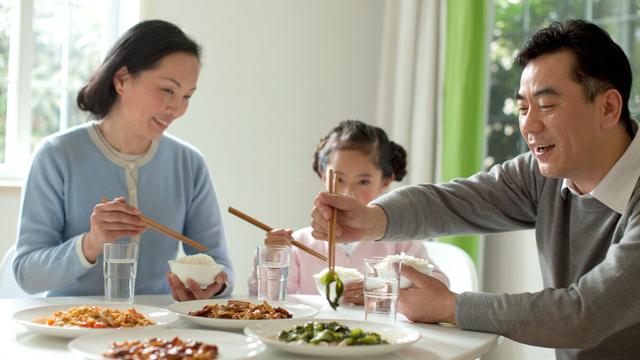 幽门螺杆菌会传染吗？医生提醒：注意3点，做好预防，胃病不来扰