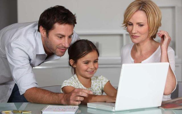 超级宝妈:尴尬!当孩子上网课遇到内涵广告弹窗,爸妈该如何安抚孩子好奇心