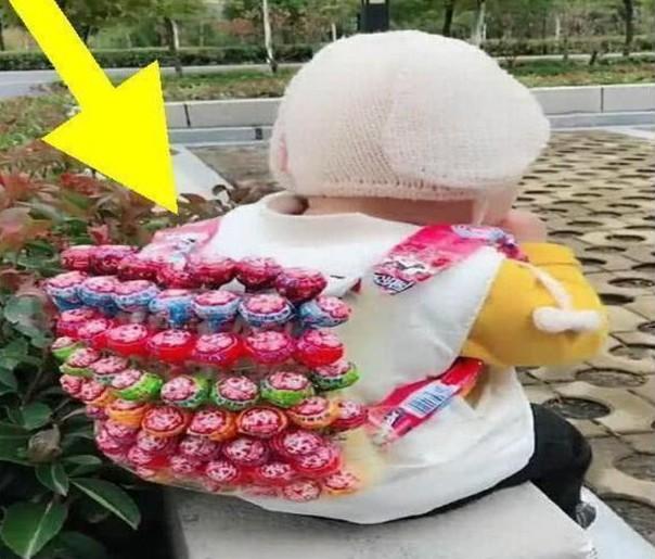 超级宝妈■为哄宝宝上幼儿园，宝爸自制“棒棒糖”书包，网友：想要同款！