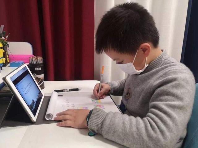 超级宝妈：一上网课就三催四请讨价还价？给孩子规则感和动力感，学习才有效