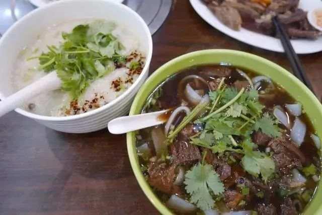 店里|中山北路这家潮州牛肉馆，创造了24年等位神话！真90年代的“杭州初代网红”