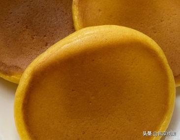 『你的育儿经』宝宝辅食做法推荐：无油酸奶松饼、火龙果椰蓉方、香蕉舒芙蕾松饼