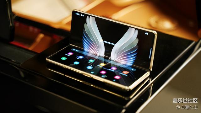 三星W21 5G：匠“心”初“心”用“心”打造的一款精品