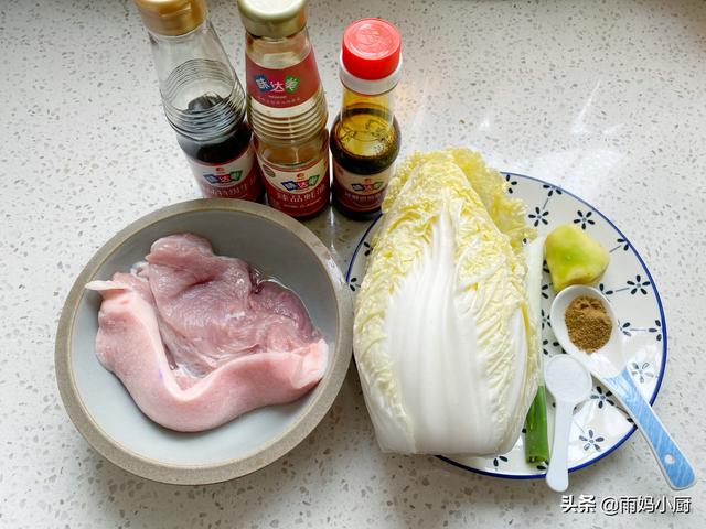 白菜包饺子要不要焯水？传统老做法告诉你这样做，鲜嫩多汁营养高