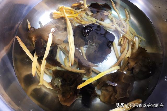 明日大雪，用6种食材做一锅特色面食，好吃又营养，冷天吃真舒服