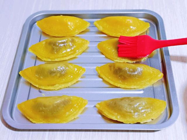 用蛋挞皮做好吃的紫薯酥，简单好做的小甜品，孩子很喜欢吃