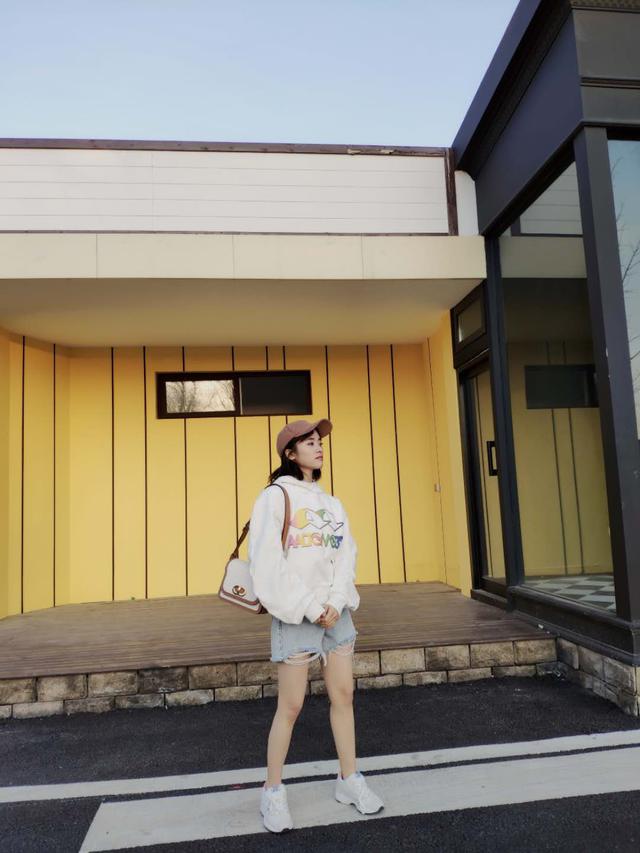 「时尚迪科」日系路线怎么走？“康康”沈月日常造型，教你轻松玩出小清新