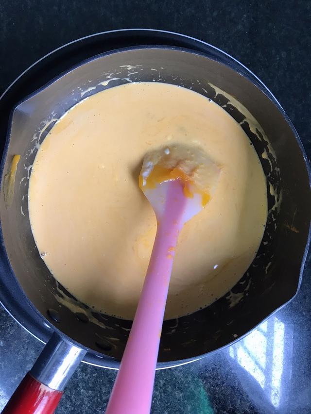 奶油南瓜浓汤：典型的西餐吃法，味道确实不错