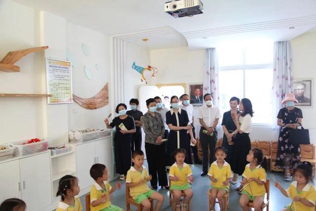 温暖家庭|余怀民来鼎城区视察学前教育工作