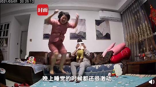 劲儿|孩子第一次开口叫爸爸 妈妈开心到直跺脚爸爸睡觉都在乐