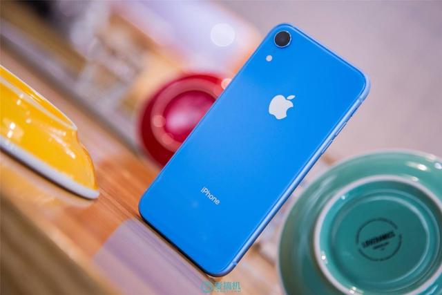 iPhoneXR跌至小米价，iPhone12意外失宠