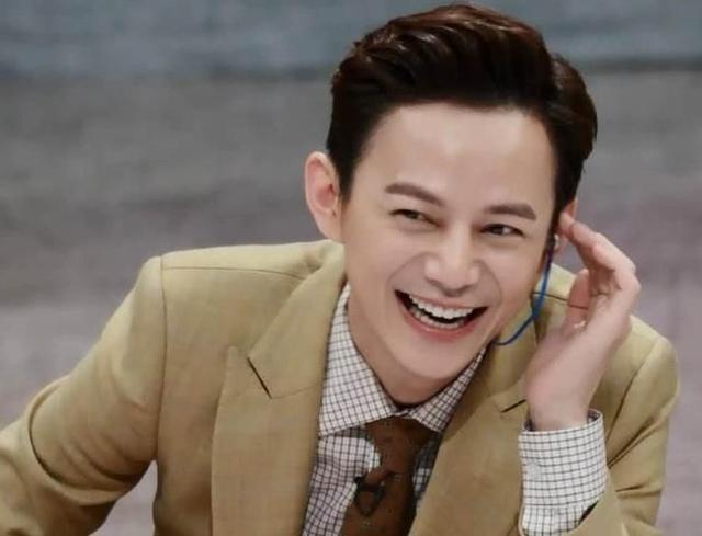 何炅为欧阳娜娜演技抱打不平,却遭吐槽:口碑太好,想毁一毁?|影视交流地