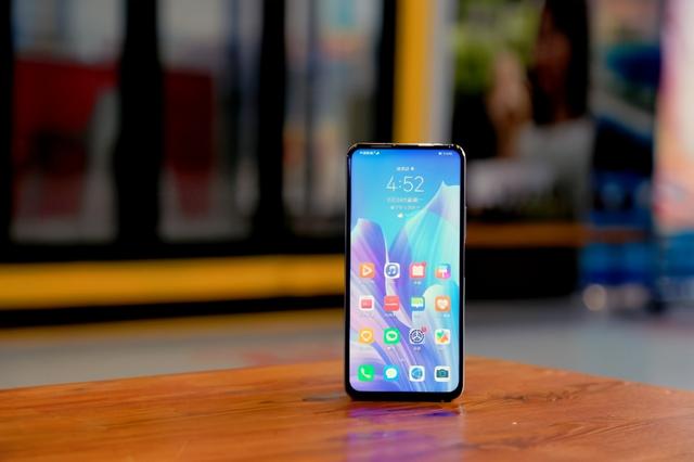 值得购买的两千元档手机，颜值配置都很高，内行人的最爱