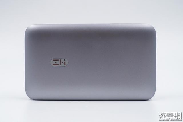 自带HDMI支持4K视频拓展，紫米多功能充电宝深度评测