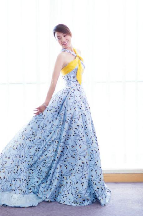 鹿畔阳光|闫妮脱胎换骨的变化，使她完成了人生的逆袭，惊艳了所有人