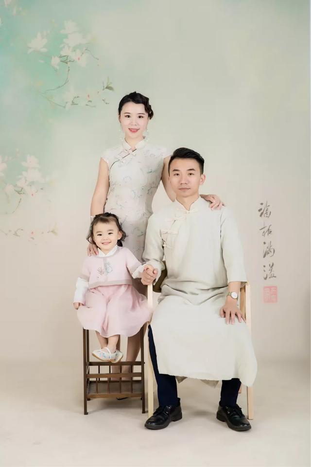 开心大家庭|太飒了！三岁半萌宝“开车”上节目，英语古诗样样精通